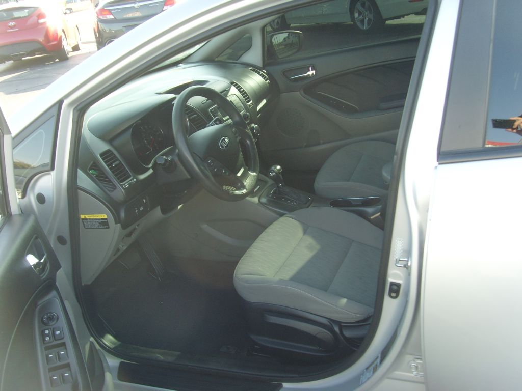 Photo 18 of this KIA FORTE