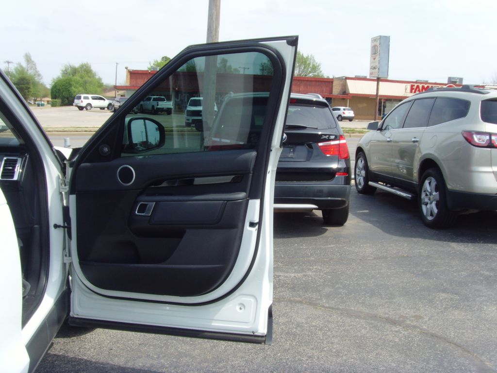 Photo 12 of this LAND ROVER DISCOVERY