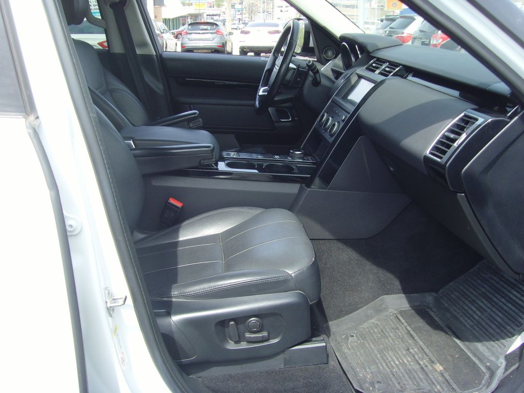 Photo 13 of this LAND ROVER DISCOVERY