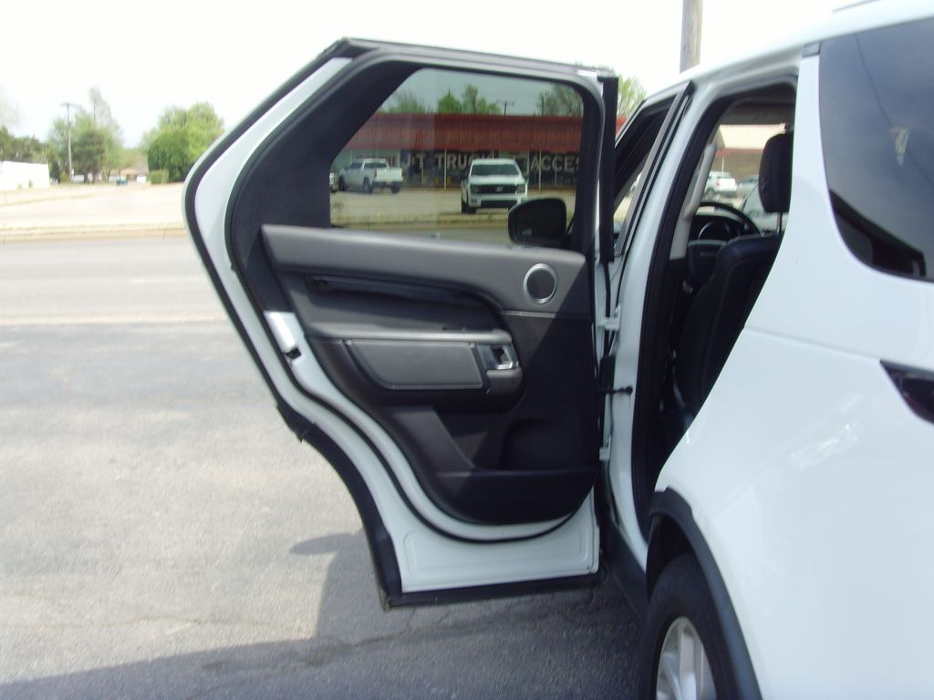 Photo 18 of this LAND ROVER DISCOVERY