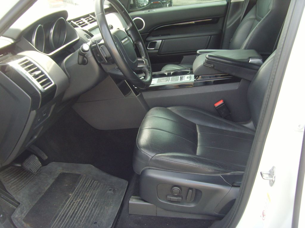 Photo 22 of this LAND ROVER DISCOVERY