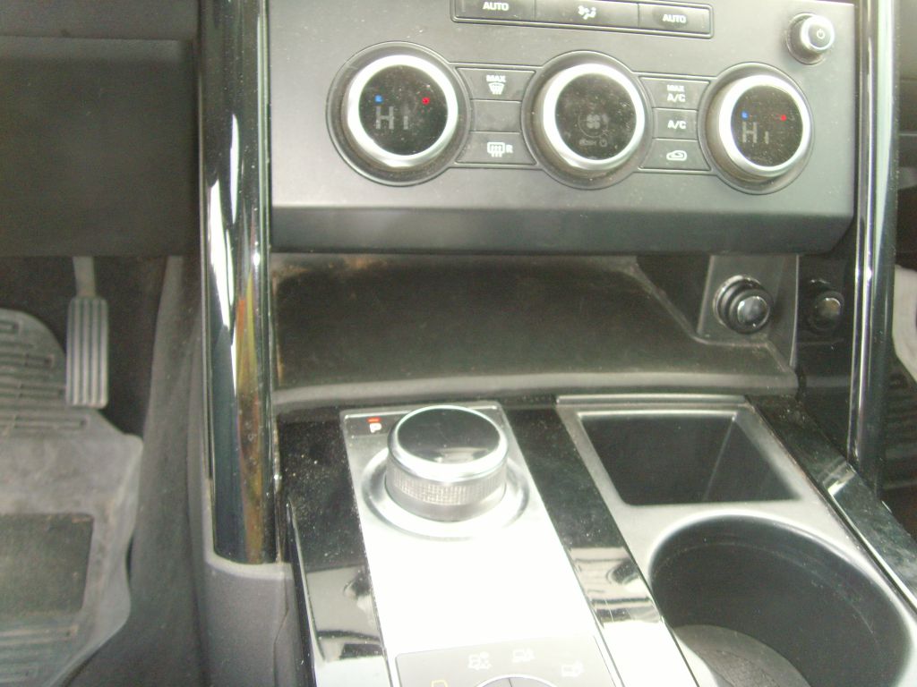 Photo 25 of this LAND ROVER DISCOVERY