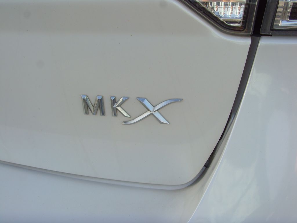 Photo 8 of this LINCOLN MKX