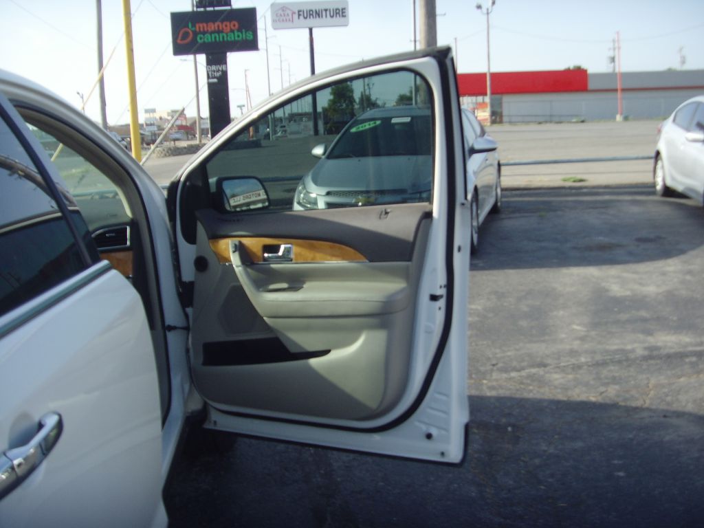 Photo 10 of this LINCOLN MKX