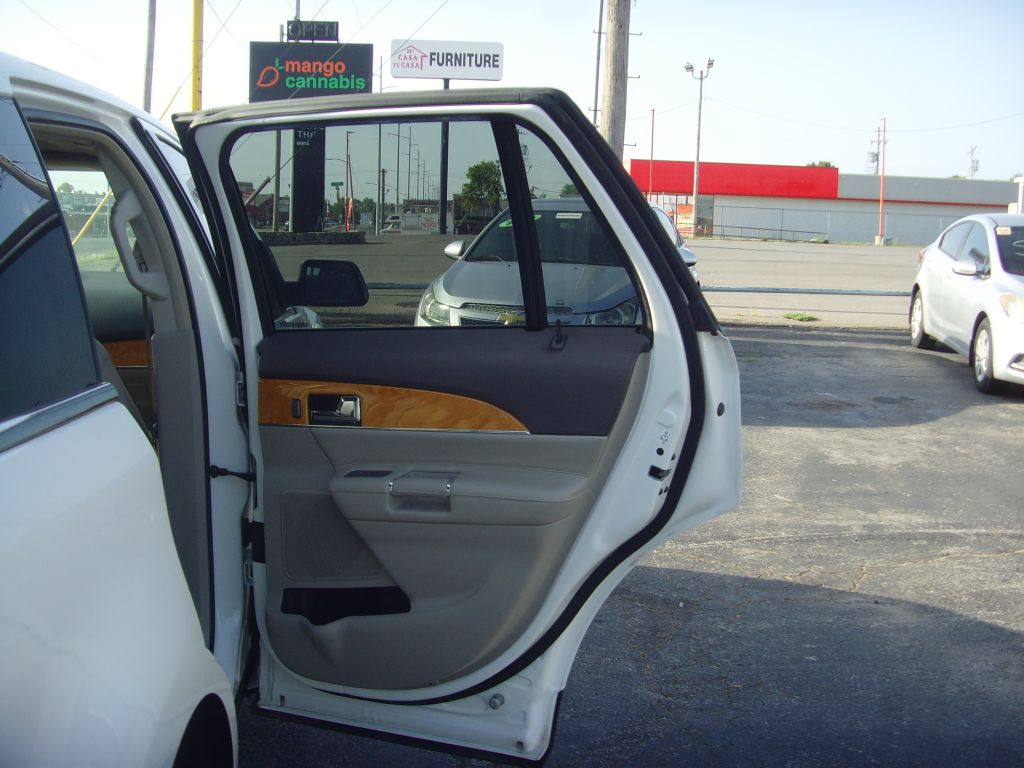 Photo 13 of this LINCOLN MKX
