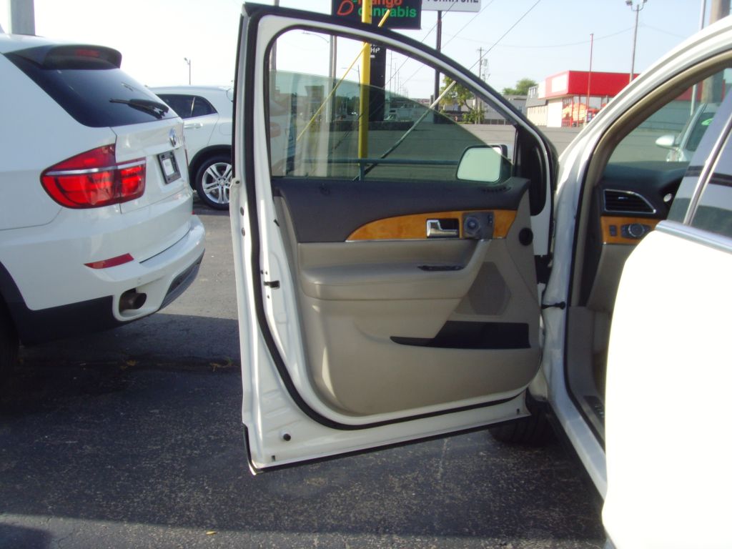 Photo 18 of this LINCOLN MKX