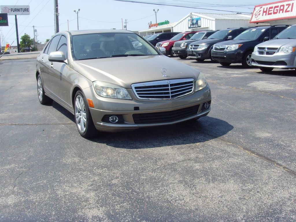 Photo 3 of this MERCEDES-BENZ C-CLASS