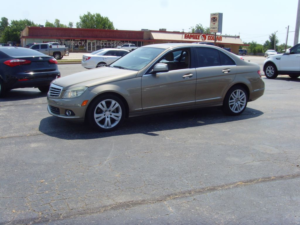 Photo 4 of this MERCEDES-BENZ C-CLASS