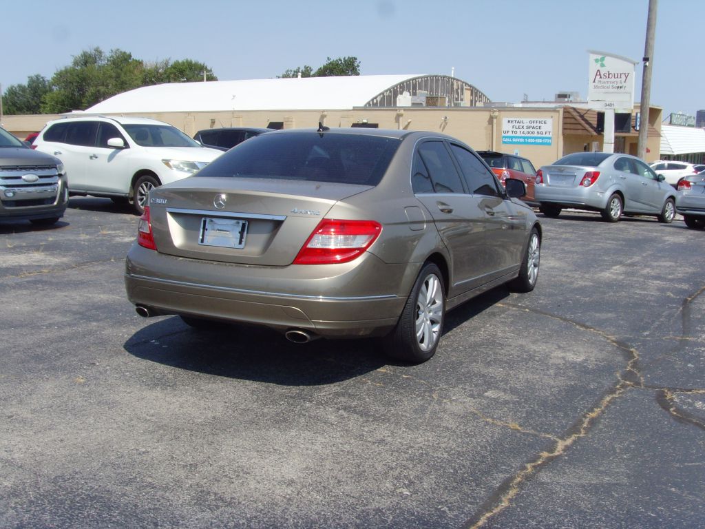Photo 7 of this MERCEDES-BENZ C-CLASS
