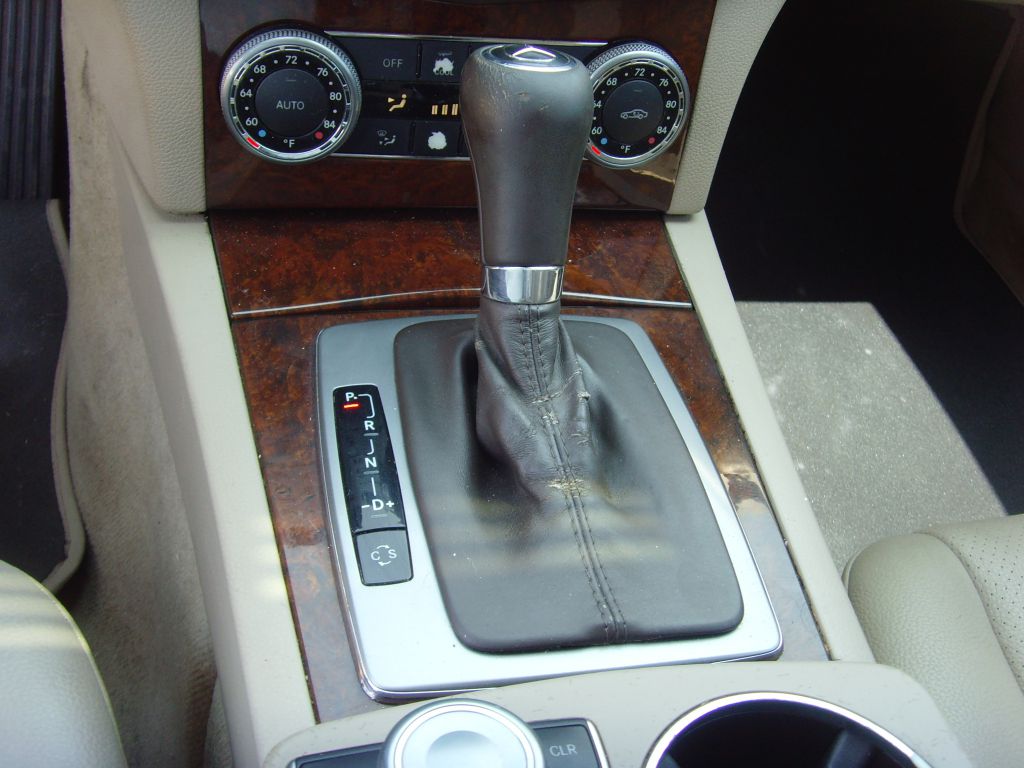 Photo 20 of this MERCEDES-BENZ C-CLASS