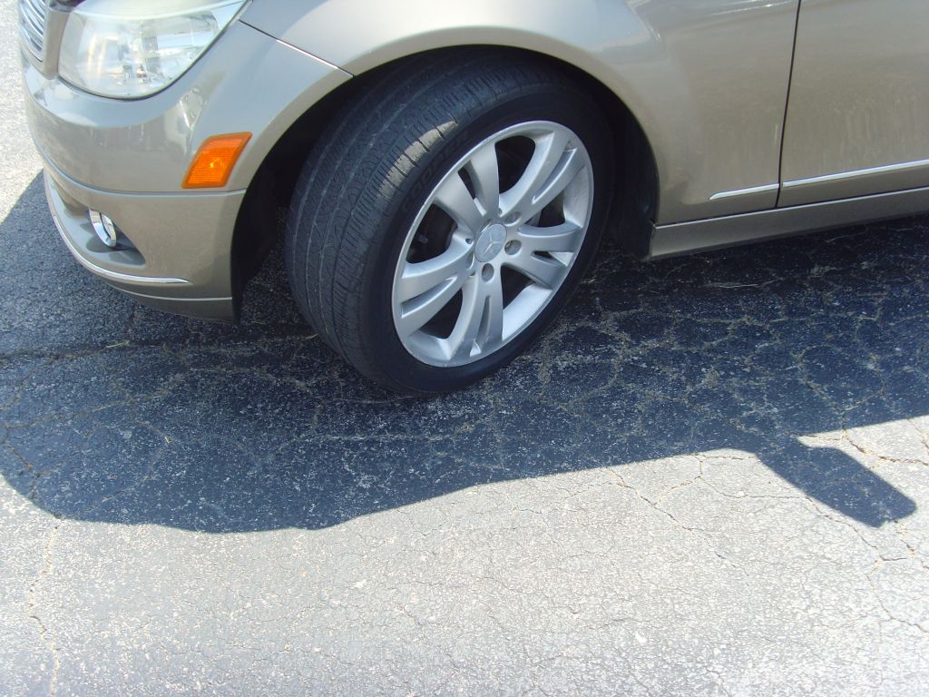 Photo 21 of this MERCEDES-BENZ C-CLASS