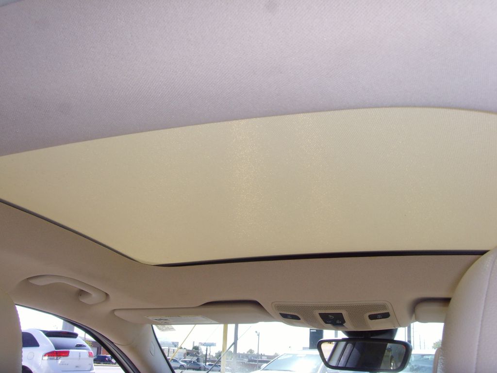 Photo 13 of this MERCEDES-BENZ GLA