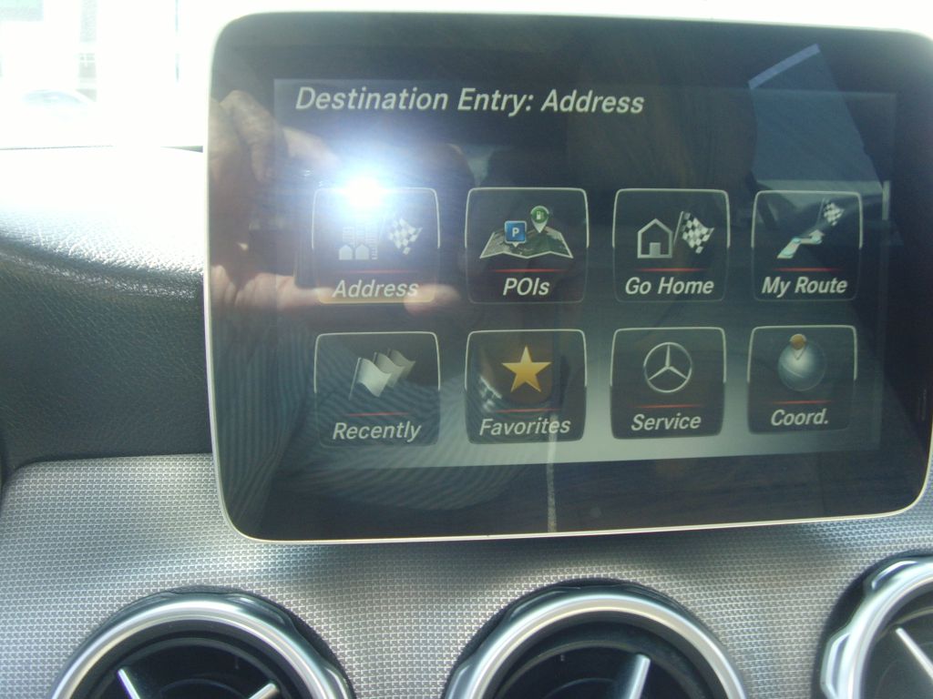 Photo 25 of this MERCEDES-BENZ GLA