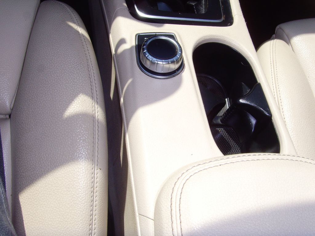 Photo 29 of this MERCEDES-BENZ GLA