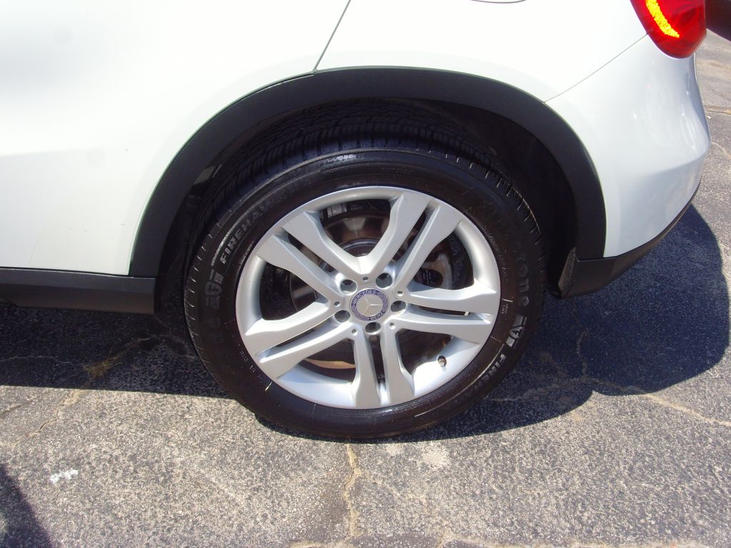 Photo 32 of this MERCEDES-BENZ GLA