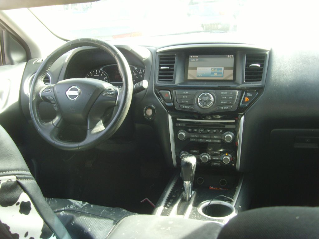 Photo 10 of this NISSAN PATHFINDER