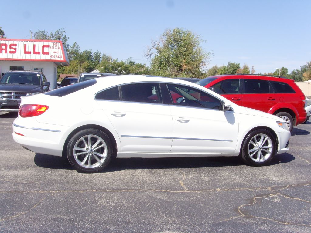 Photo 8 of this VOLKSWAGEN CC