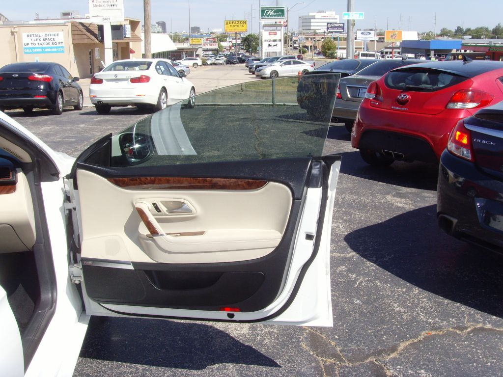 Photo 9 of this VOLKSWAGEN CC