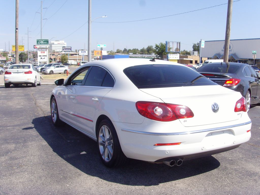 Photo 18 of this VOLKSWAGEN CC