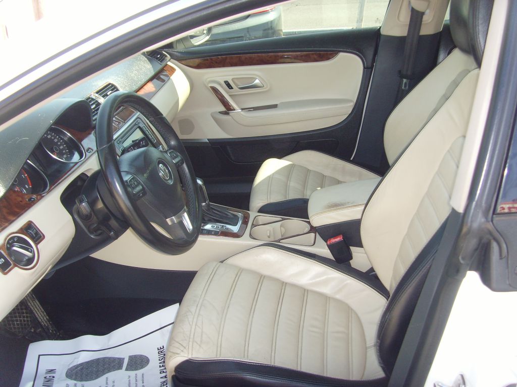 Photo 23 of this VOLKSWAGEN CC
