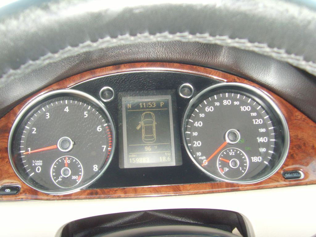 Photo 24 of this VOLKSWAGEN CC