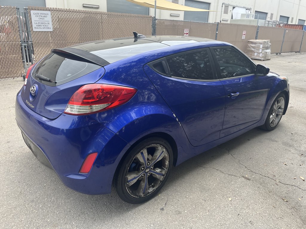 Photo 8 of this HYUNDAI VELOSTER