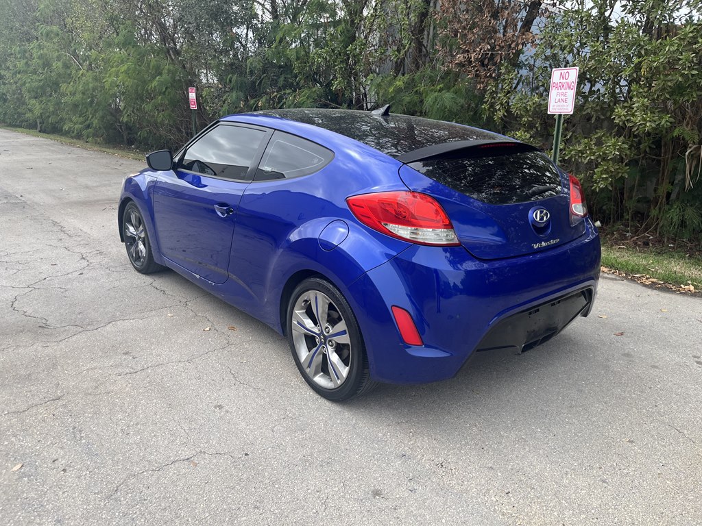 Photo 3 of this HYUNDAI VELOSTER