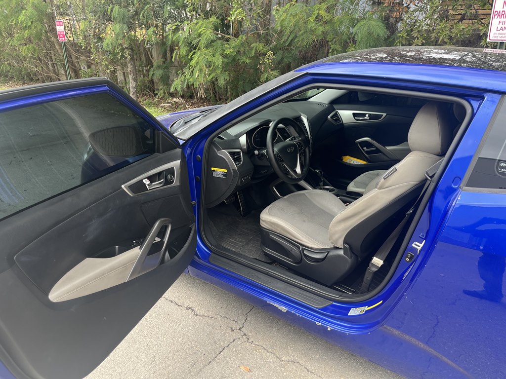Photo 10 of this HYUNDAI VELOSTER