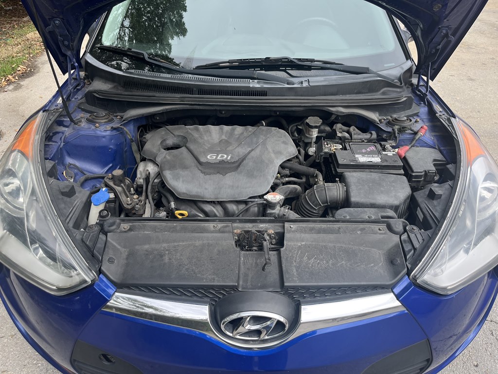 Photo 9 of this HYUNDAI VELOSTER