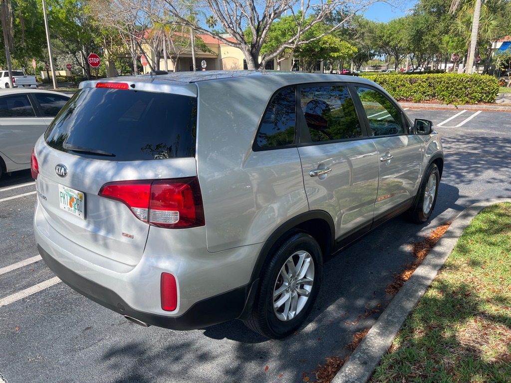 Photo 3 of this KIA SORENTO