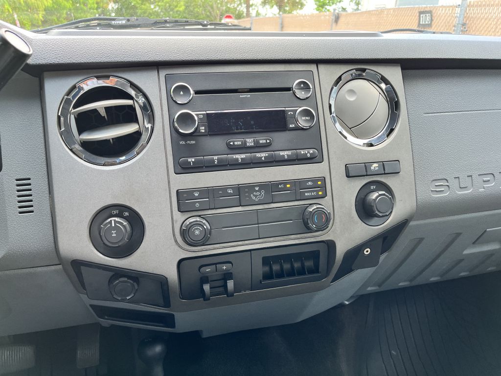 Photo 12 of this FORD F250