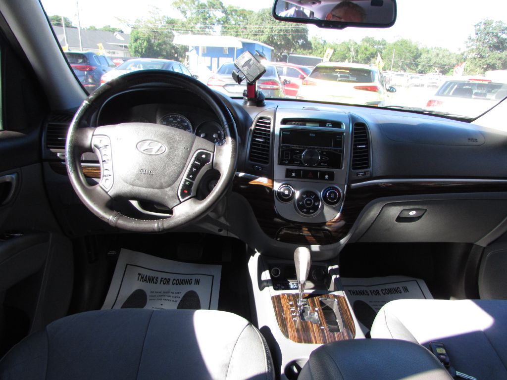 Photo 9 of this HYUNDAI SANTA FE