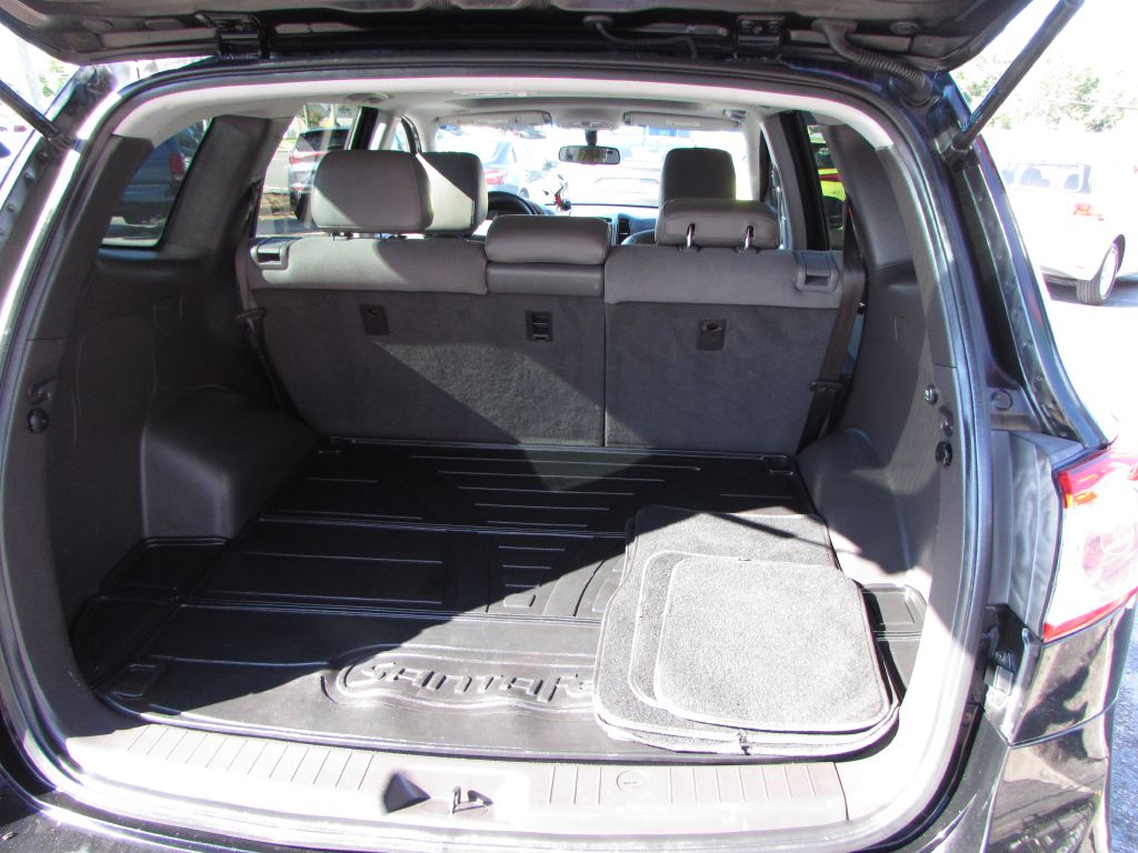 Photo 14 of this HYUNDAI SANTA FE