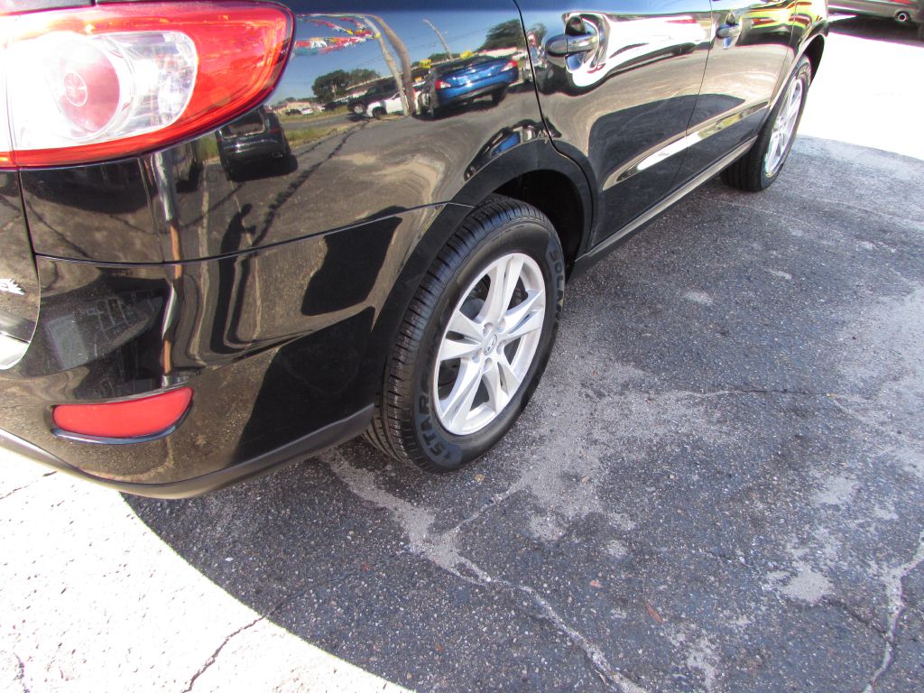 Photo 15 of this HYUNDAI SANTA FE
