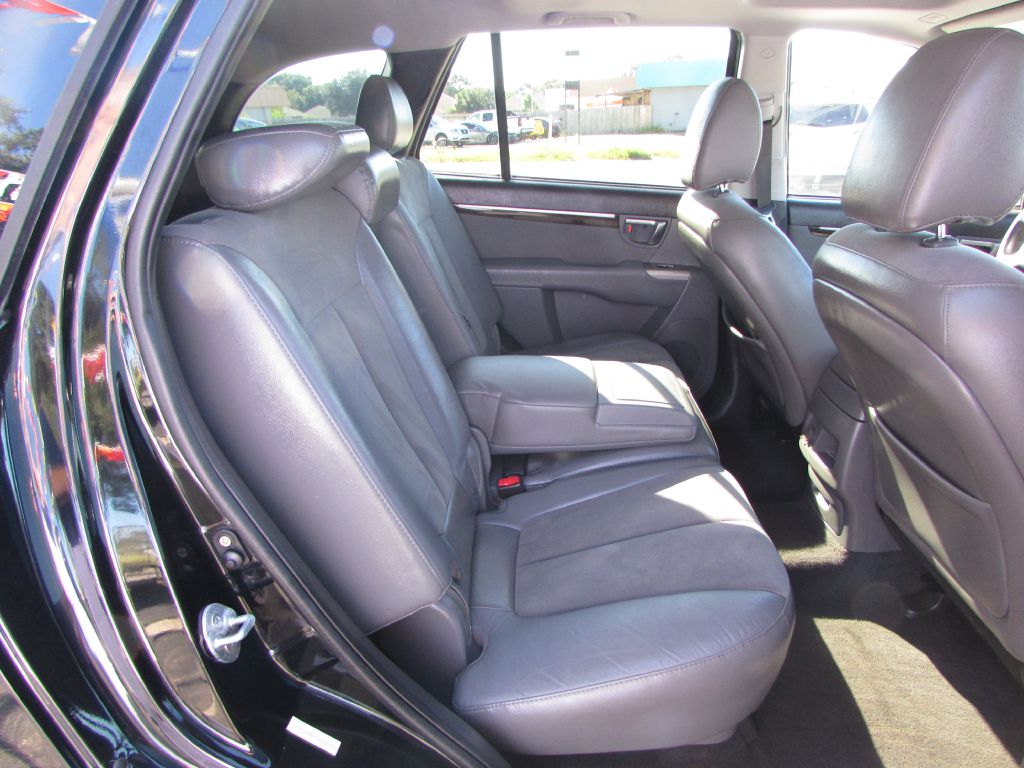 Photo 17 of this HYUNDAI SANTA FE