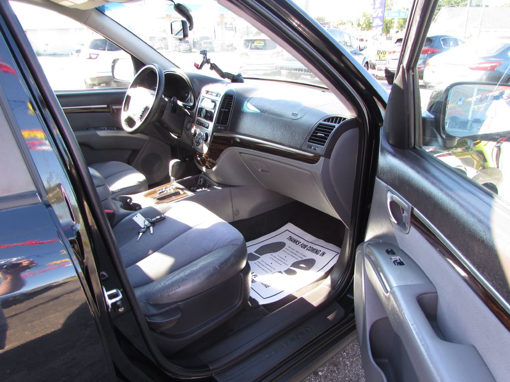 Photo 18 of this HYUNDAI SANTA FE
