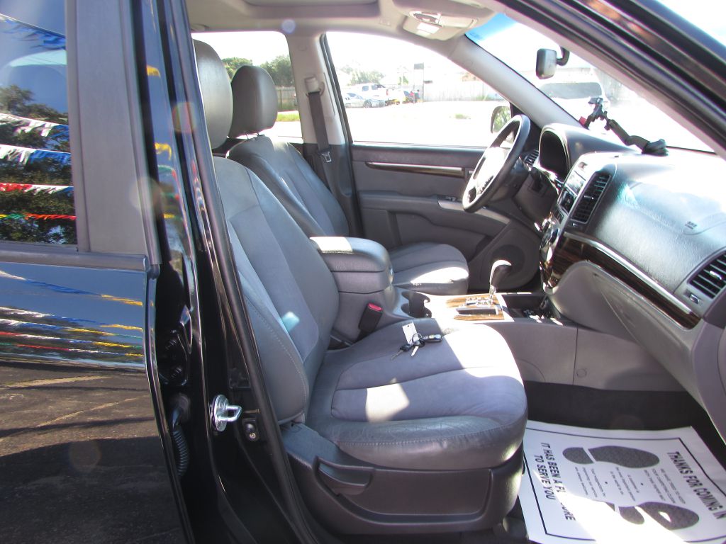 Photo 19 of this HYUNDAI SANTA FE