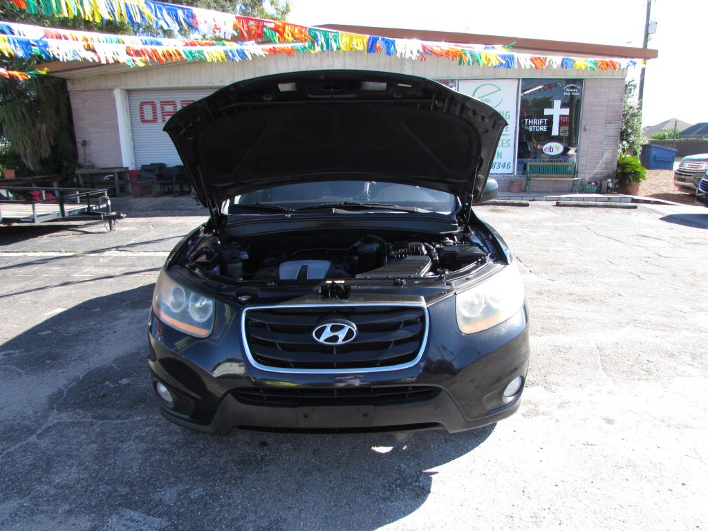 Photo 21 of this HYUNDAI SANTA FE