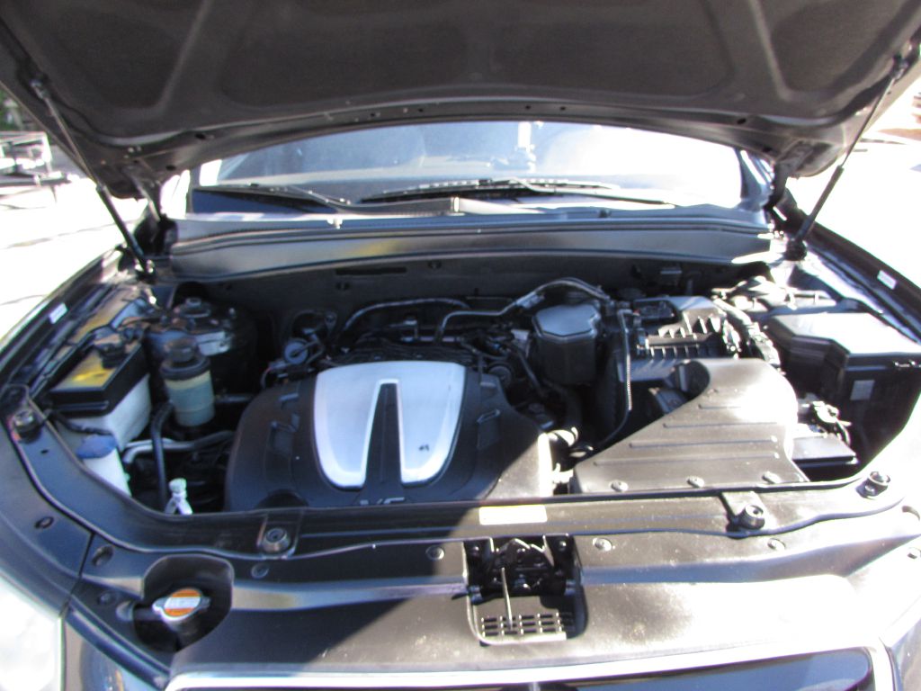 Photo 22 of this HYUNDAI SANTA FE