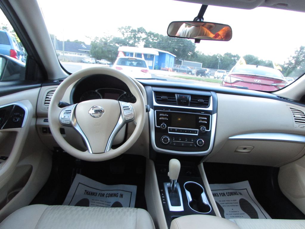 Photo 9 of this NISSAN ALTIMA
