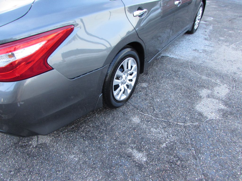 Photo 14 of this NISSAN ALTIMA