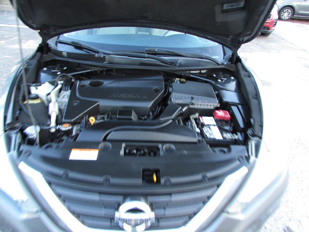 Photo 21 of this NISSAN ALTIMA