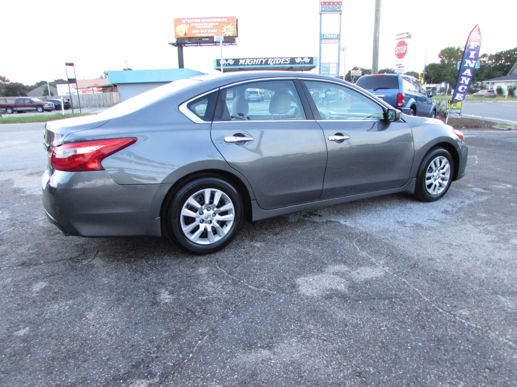Photo 23 of this NISSAN ALTIMA
