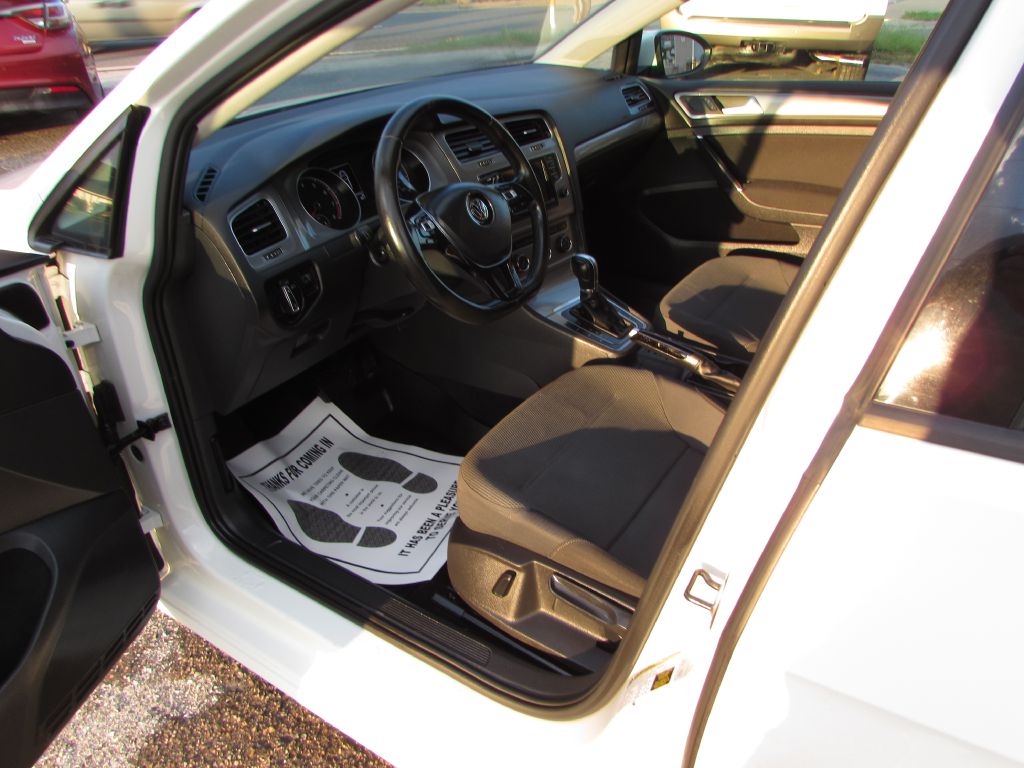 Photo 6 of this VOLKSWAGEN GOLF