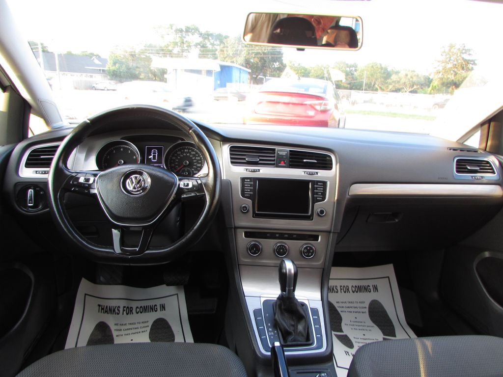 Photo 9 of this VOLKSWAGEN GOLF