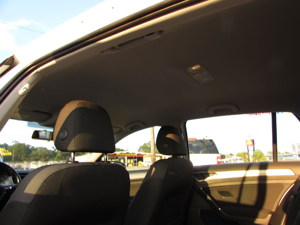 Photo 10 of this VOLKSWAGEN GOLF