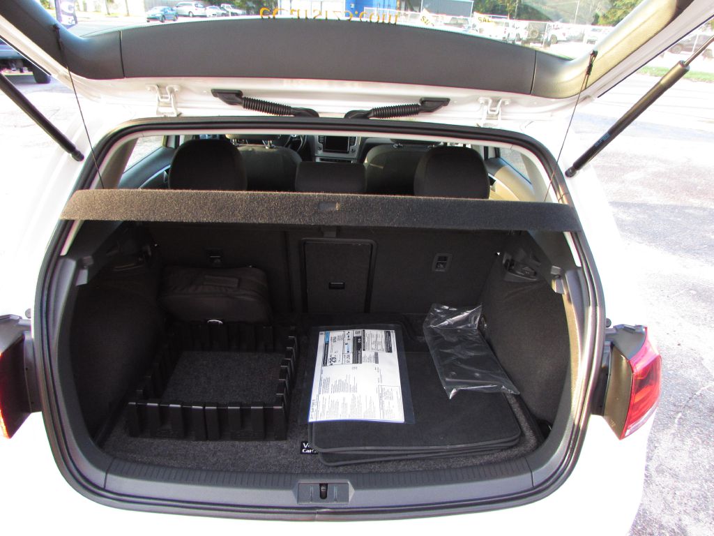 Photo 13 of this VOLKSWAGEN GOLF