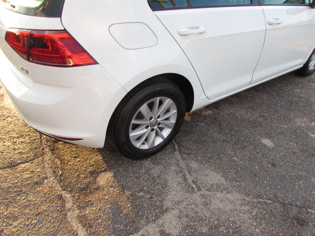 Photo 14 of this VOLKSWAGEN GOLF