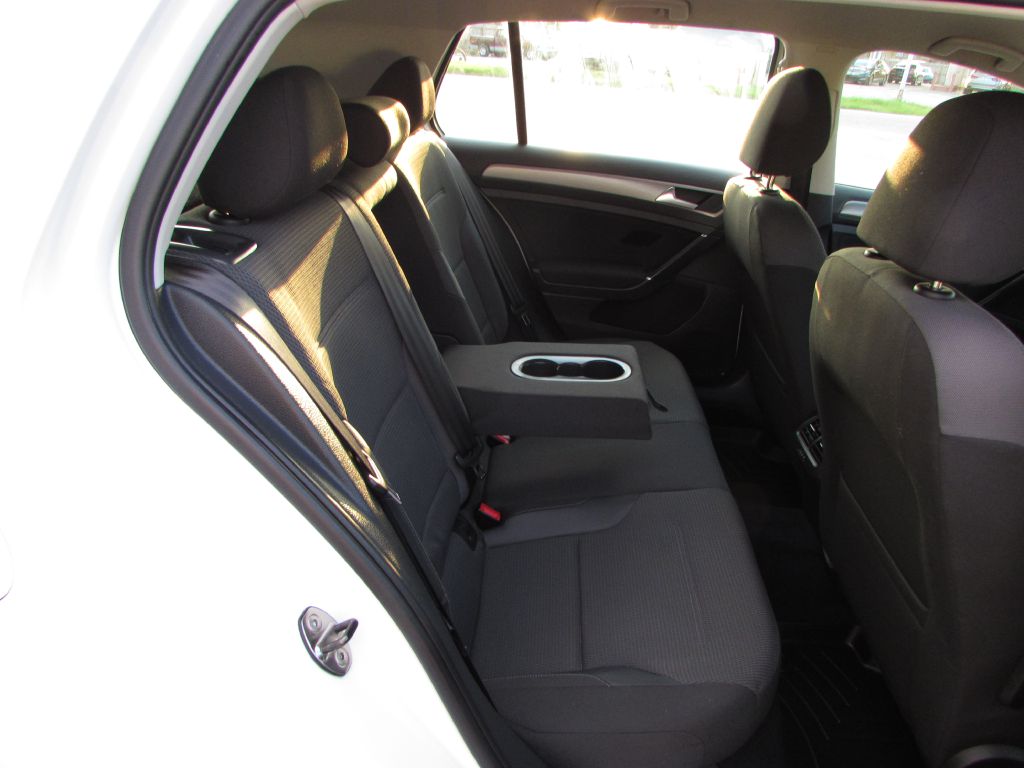 Photo 16 of this VOLKSWAGEN GOLF