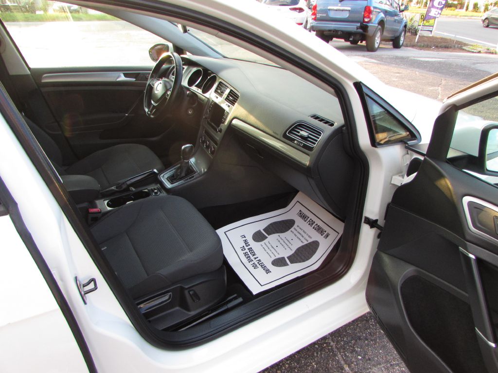 Photo 17 of this VOLKSWAGEN GOLF